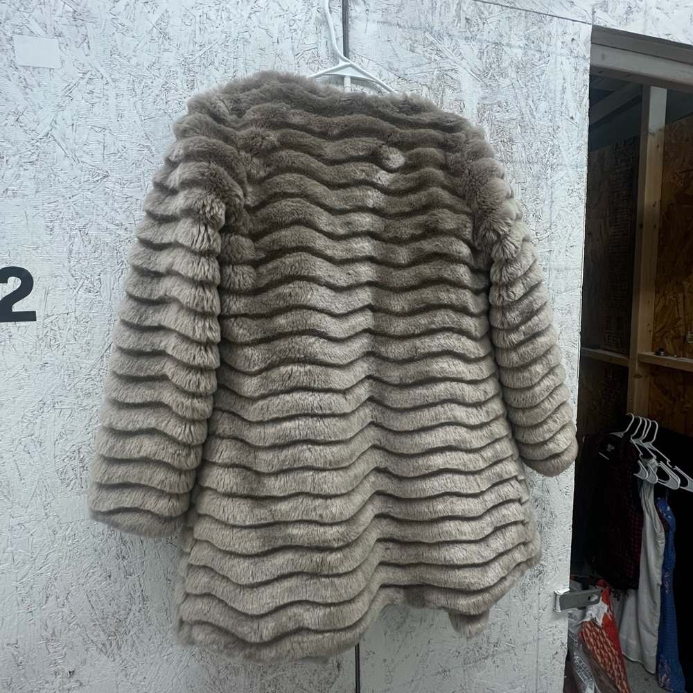 BB Dakota Faux Fur Jacket - Picture 3 of 4